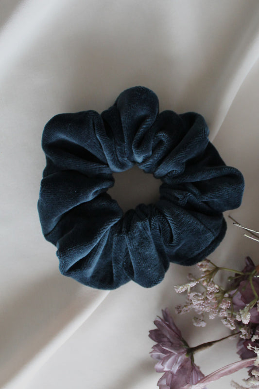 Night velvet scrunchie